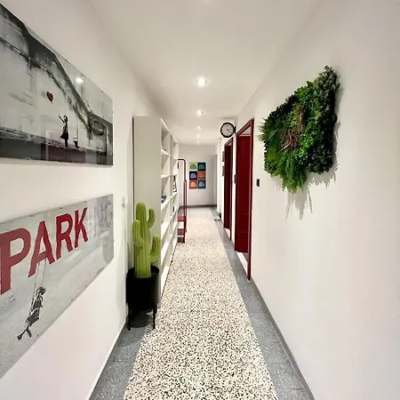 Apartment Pop House - Spacious Flat Next To Cathedral & *
