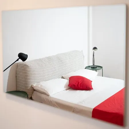 Pop House - Spacious Flat Next To Cathedral & Apartment