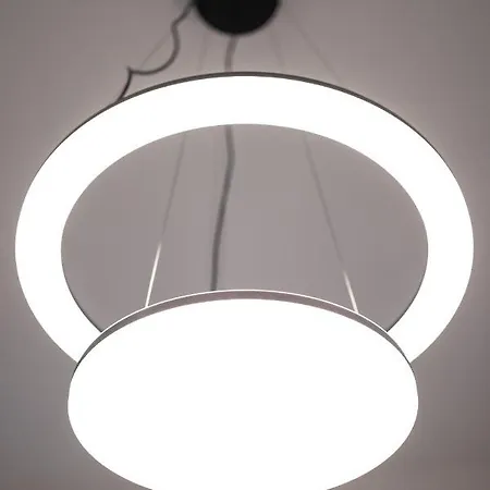 Pop House - Spacious Flat Next To Cathedral & דירה קומו