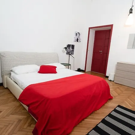 Pop House - Spacious Flat Next To Cathedral & Apartment