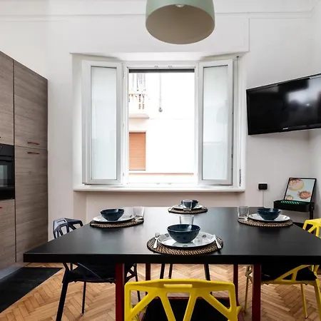 Pop House - Spacious Flat Next To Cathedral & Apartment Como