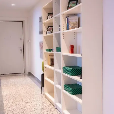Pop House - Spacious Flat Next To Cathedral & Apartment