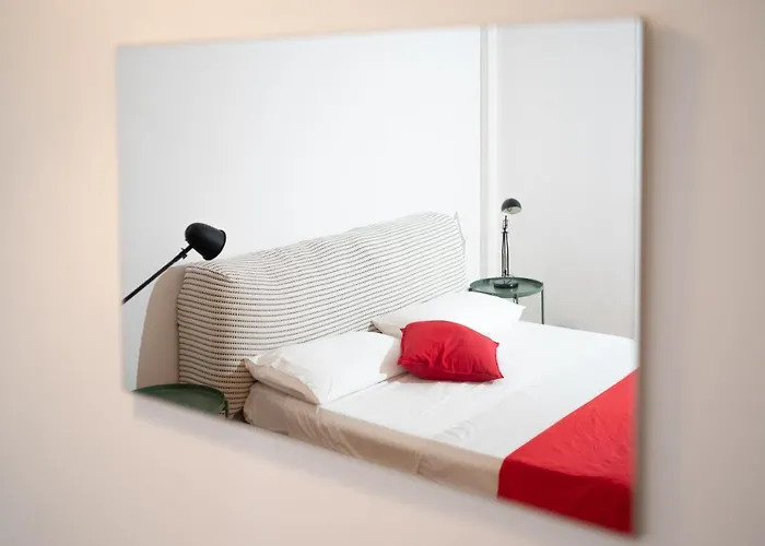 Pop House - Spacious Flat Next To Cathedral & Apartment