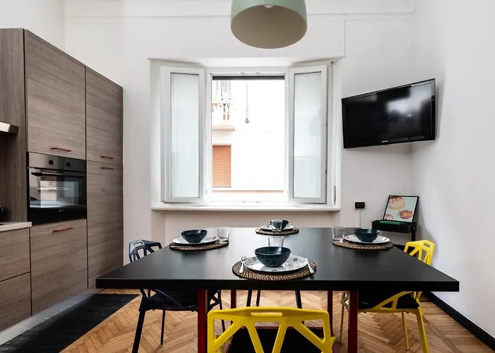 Pop House - Spacious Flat Next To Cathedral & Apartamento Como