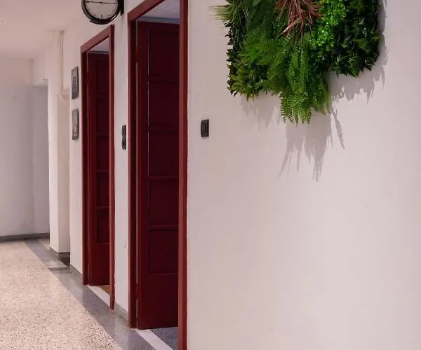 Pop House - Spacious Flat Next To Cathedral & 아파트 코모